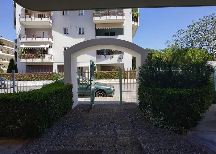 Thalia Apartment In Kalamata, 15\' Walk From The City Center And The Beach